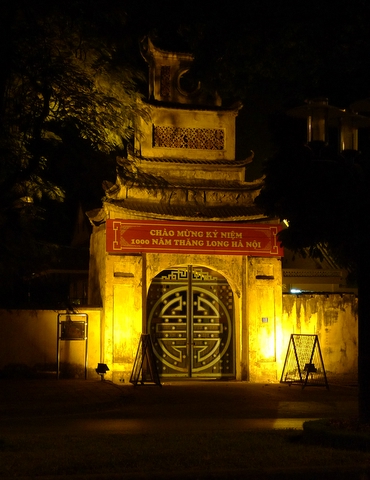 Cong Dong cua Hoang thanh Thang Long1