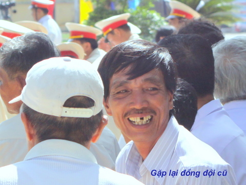 Đồng đội cũ gặp lại nhau