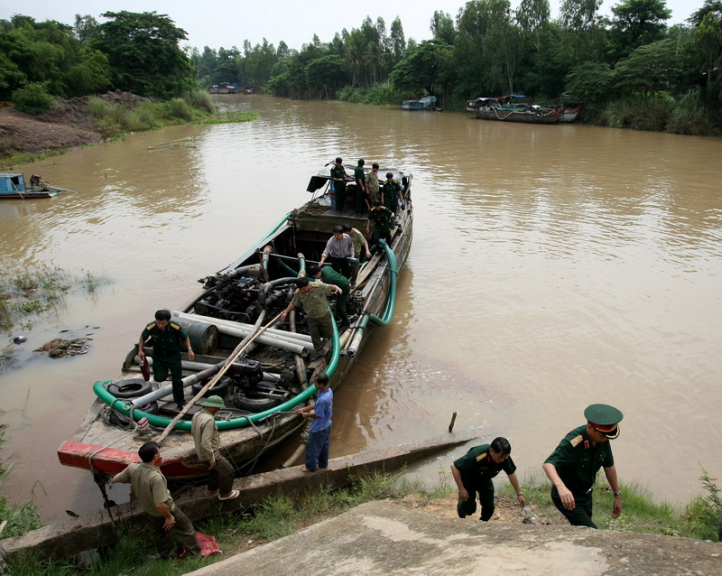 Gian nan giữa mùa mưa - 1