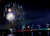 Chùm phao hoa 4