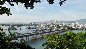 Cầu Xóm Bóng
