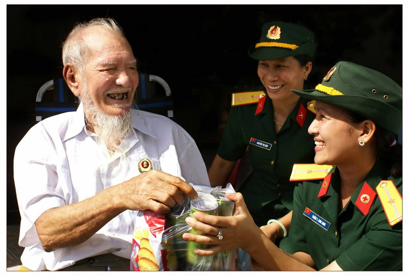 Nụ cười hai thế hệ