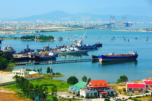 Cầu Thận phước nhìn từ bán đảo Sơn Trà