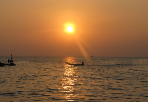 Nắng sớm trên biển